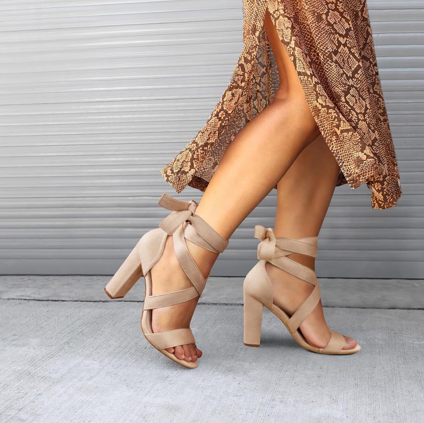 Strappy Block High Heel Sandals with Lace up Fashion 